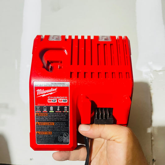 Cargador milwaukee m18