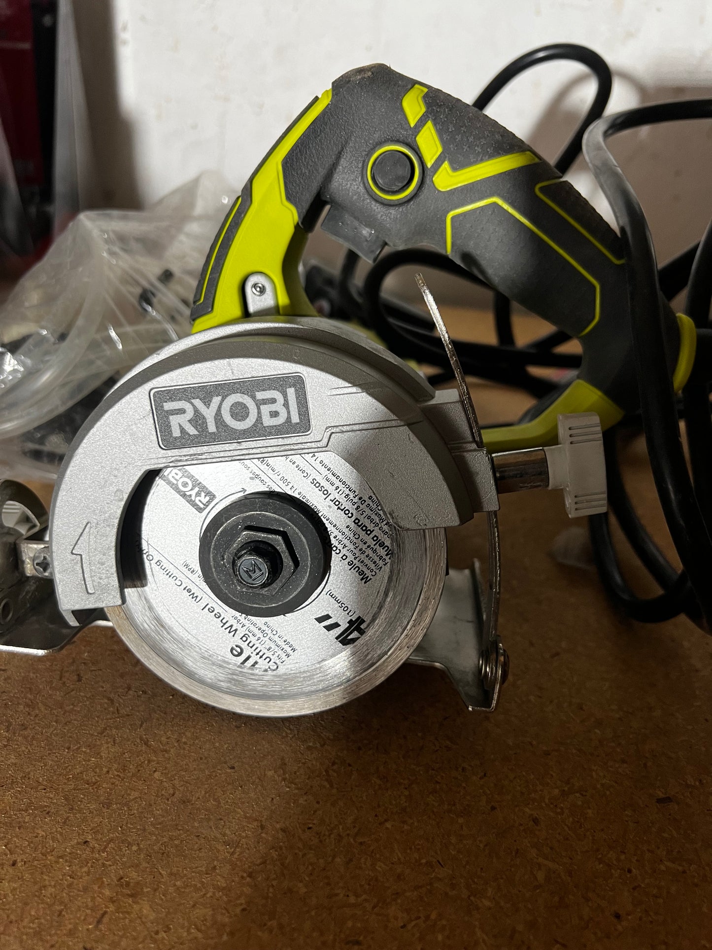 Sierra manual para azulejos de CA de 4"