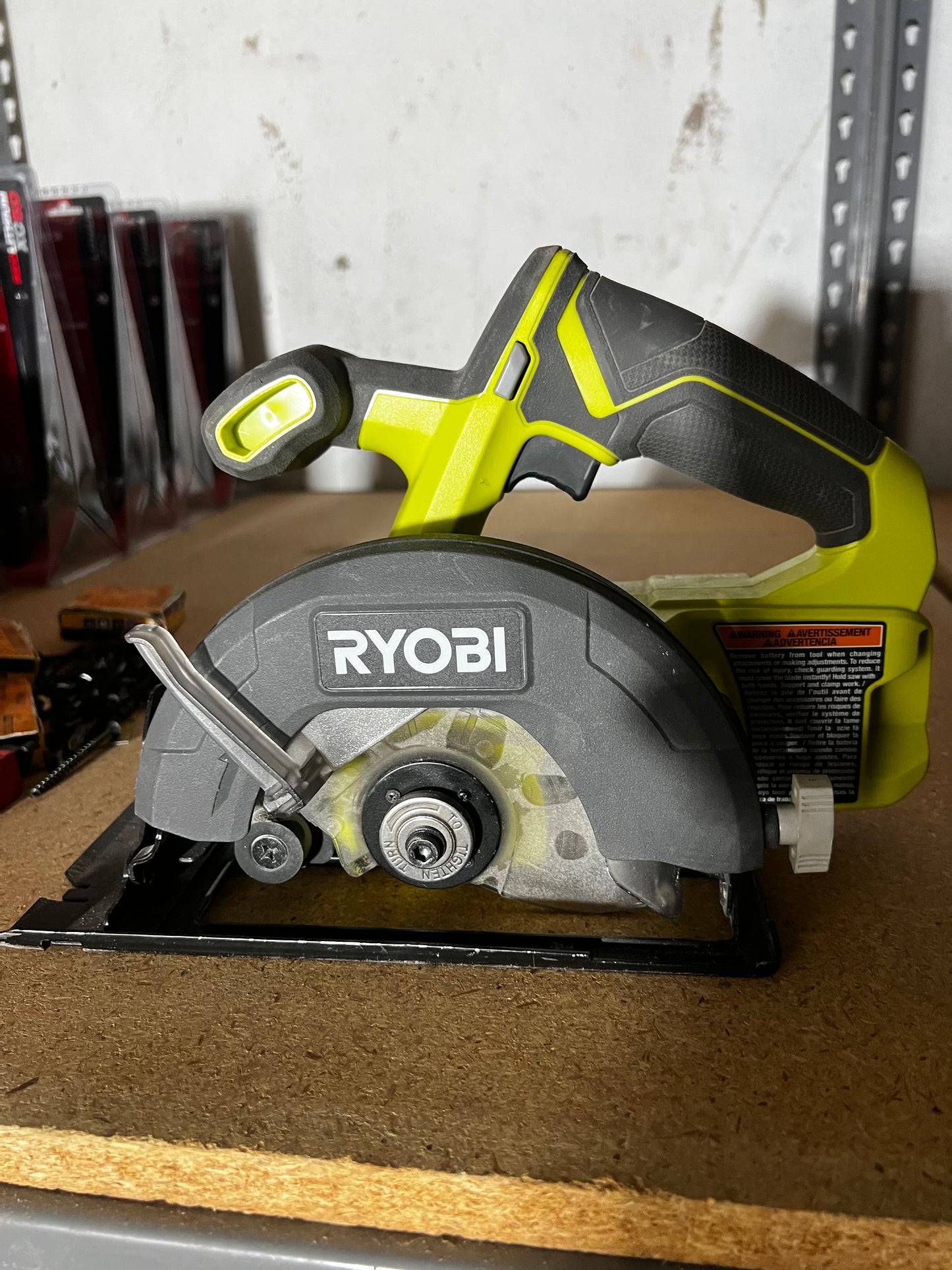 Sierra de Mano de 5  1/2 Ryobi 18V