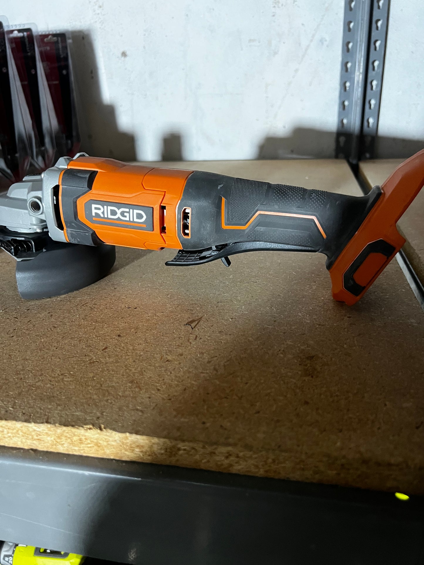 Esmeril de Bateria Ridgid