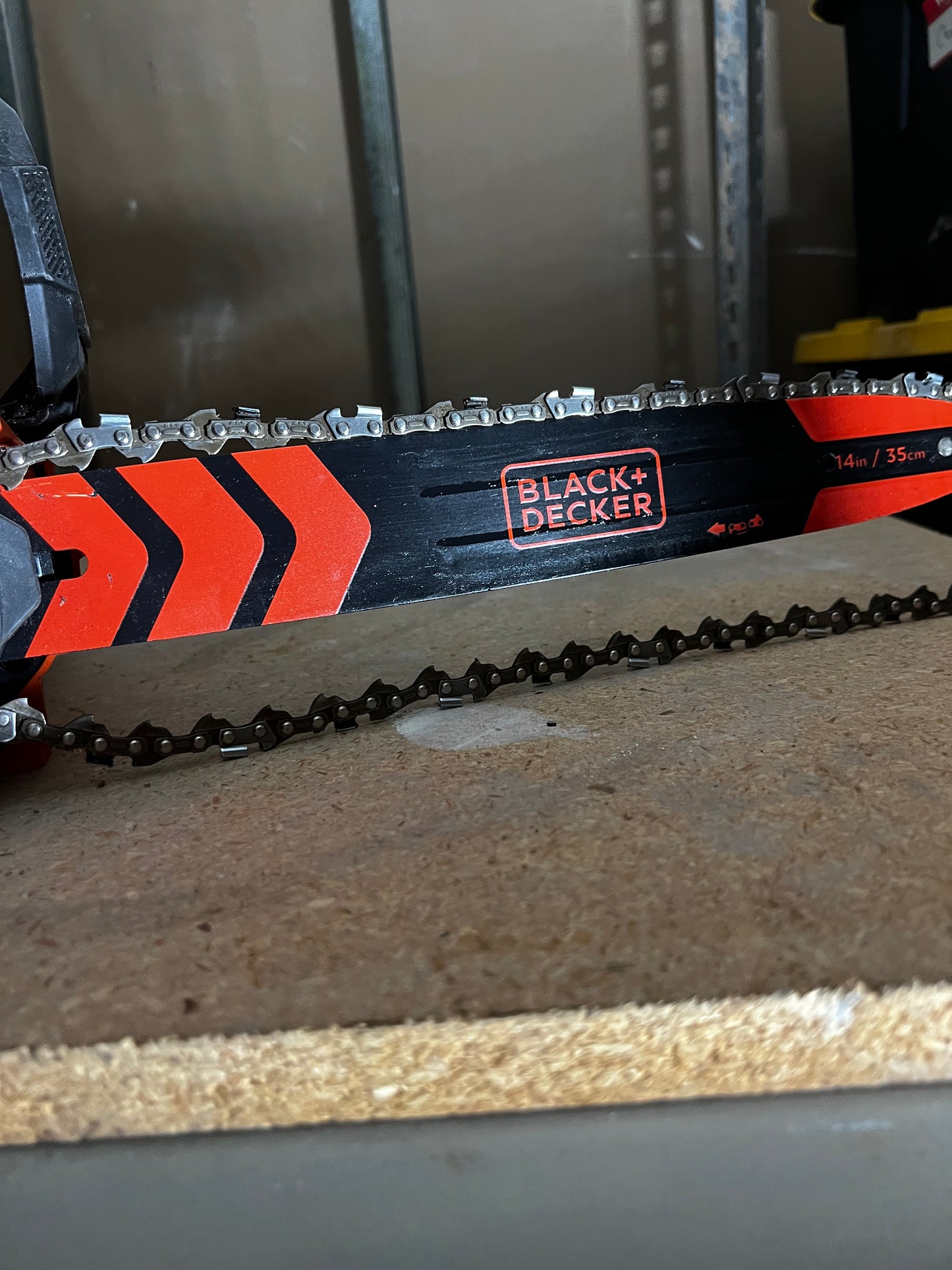 MotoSierra Electrica Black and Decker de 14 Pulgadas