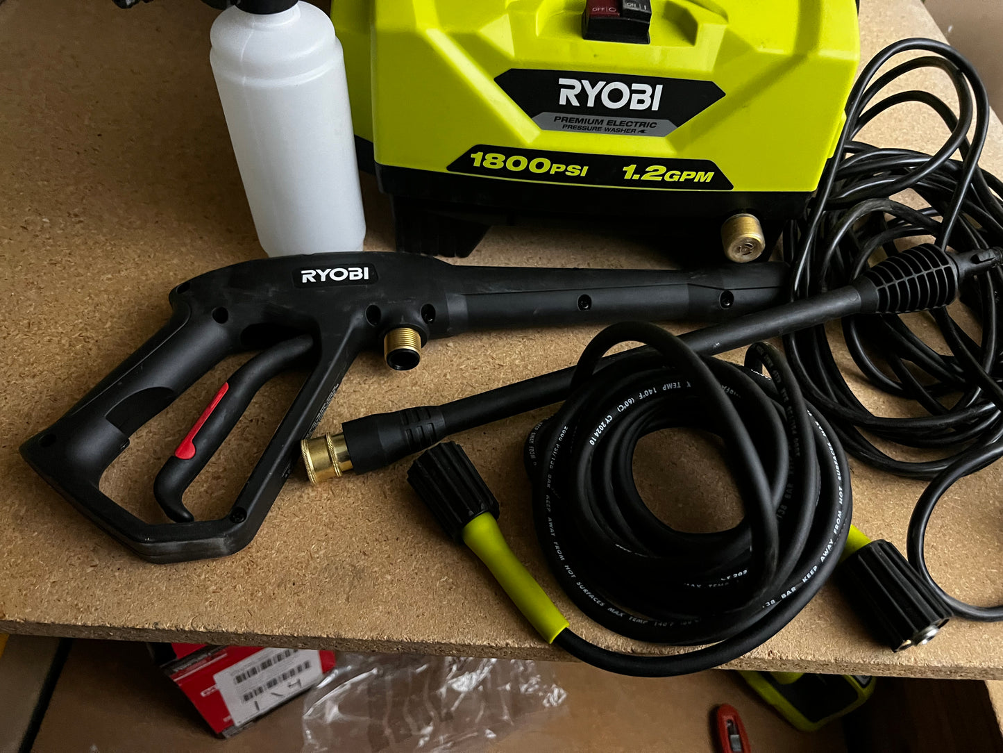 Hidrolavadora de 1800 PSI Ryobi Usada