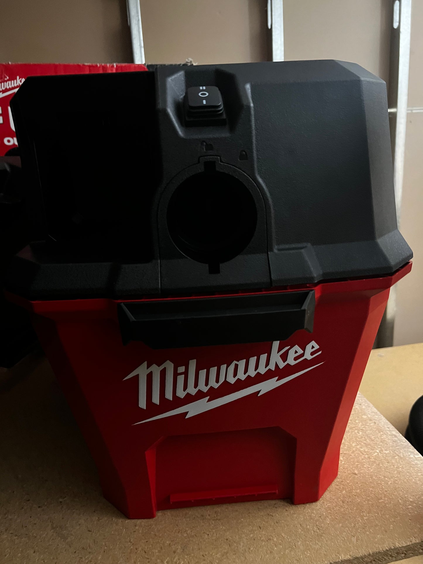 Aspiradora inalambrica Milwaukee M18