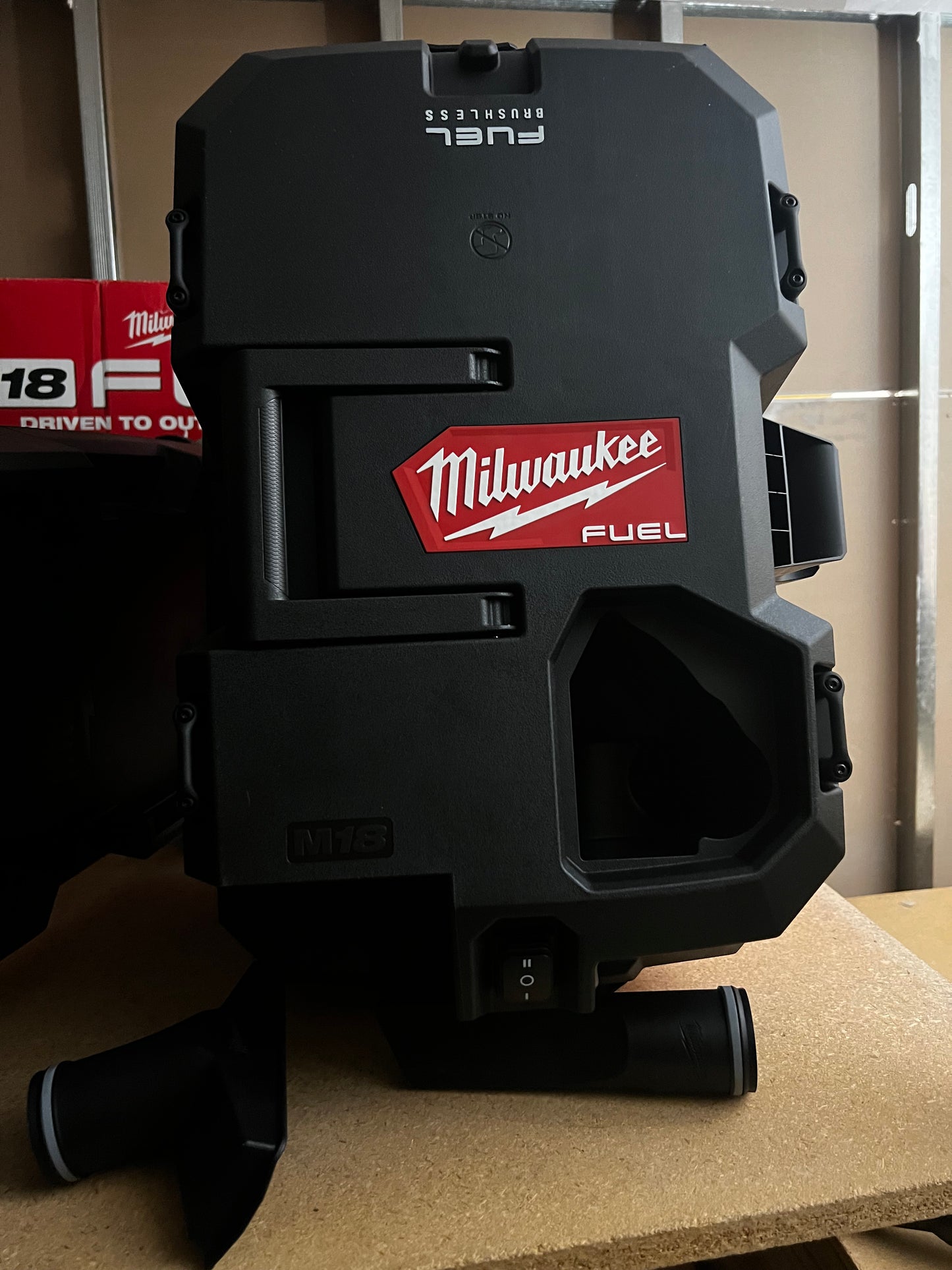 Aspiradora inalambrica Milwaukee M18