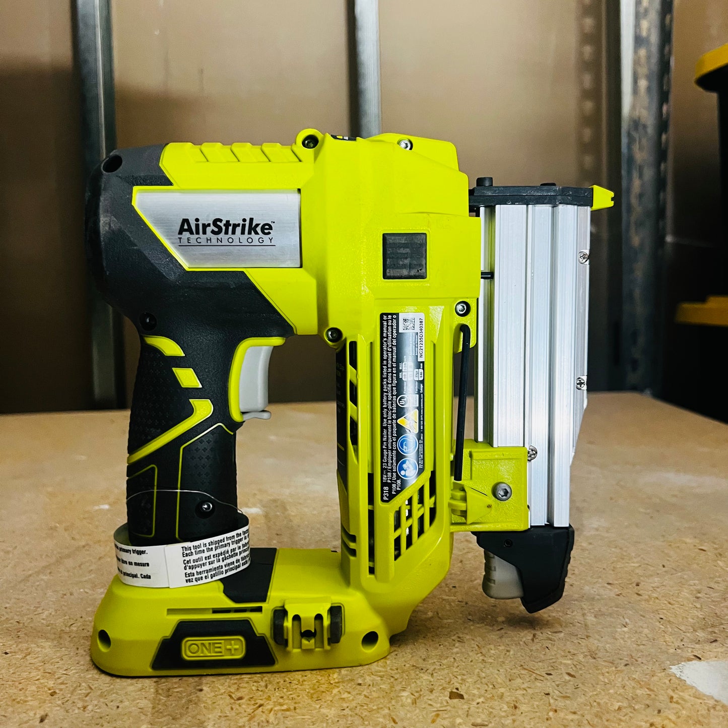 Clavadora Calibre 23 Ryobi 18V