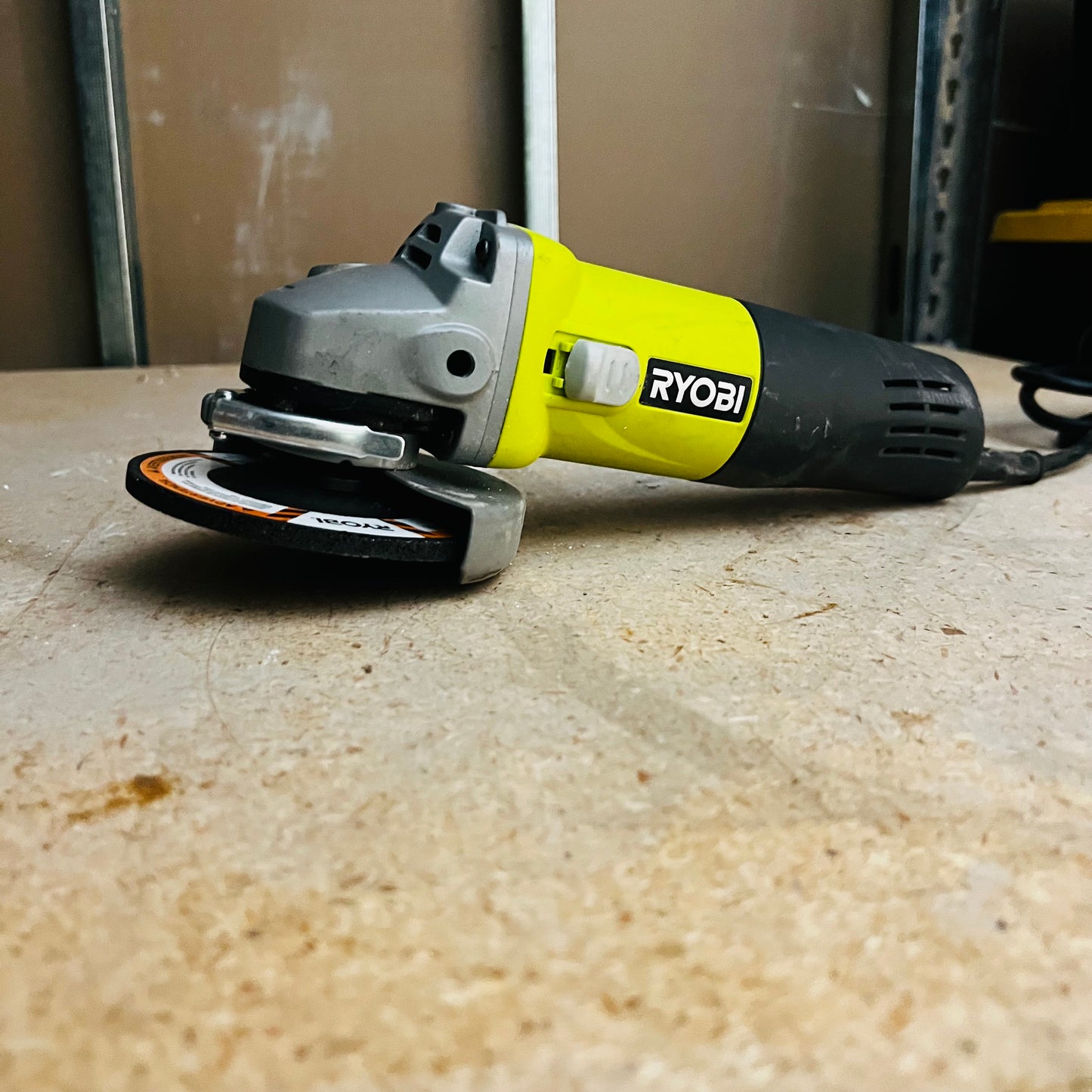 Esmeril Electrico Ryobi