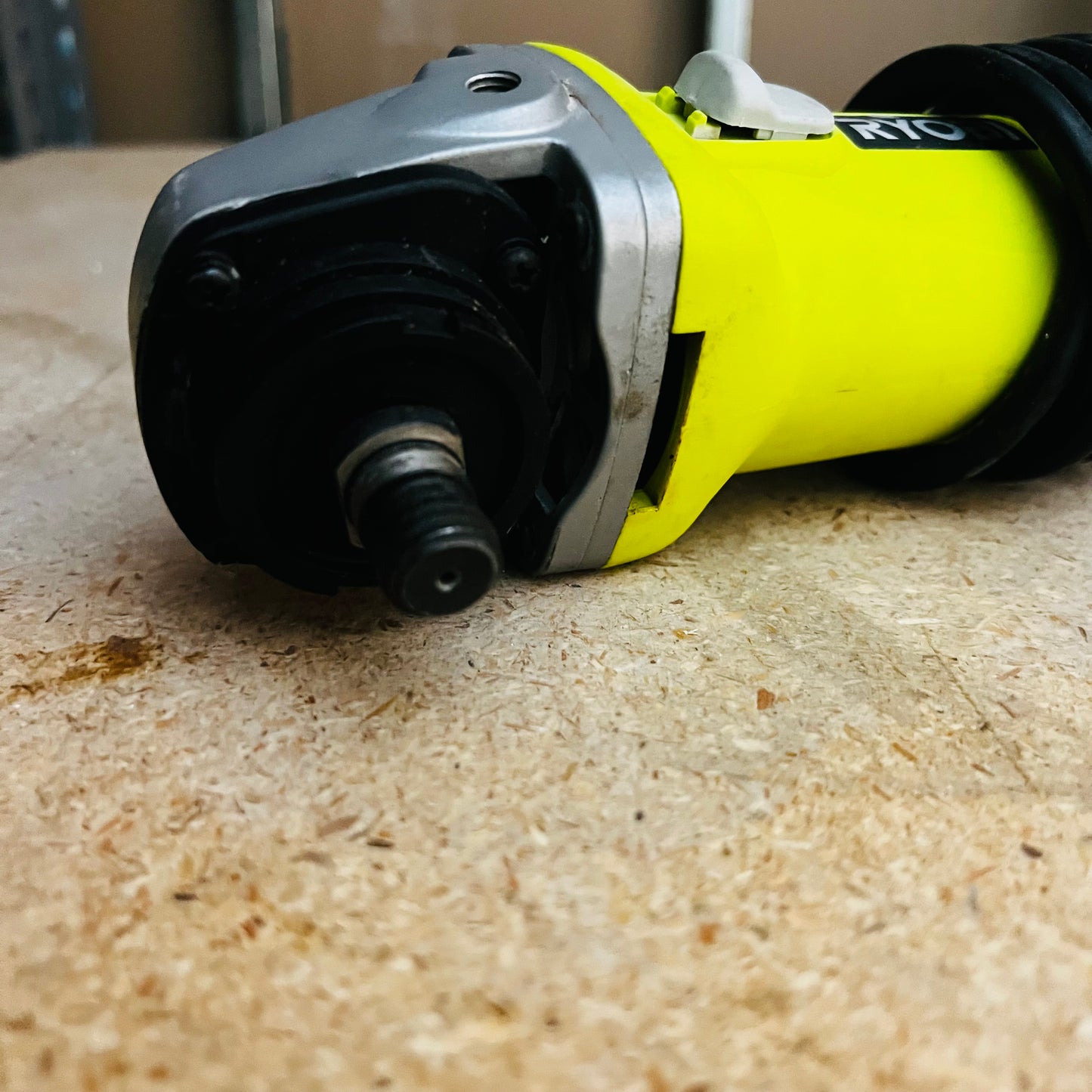 Esmeril Electrico Ryobi Usado