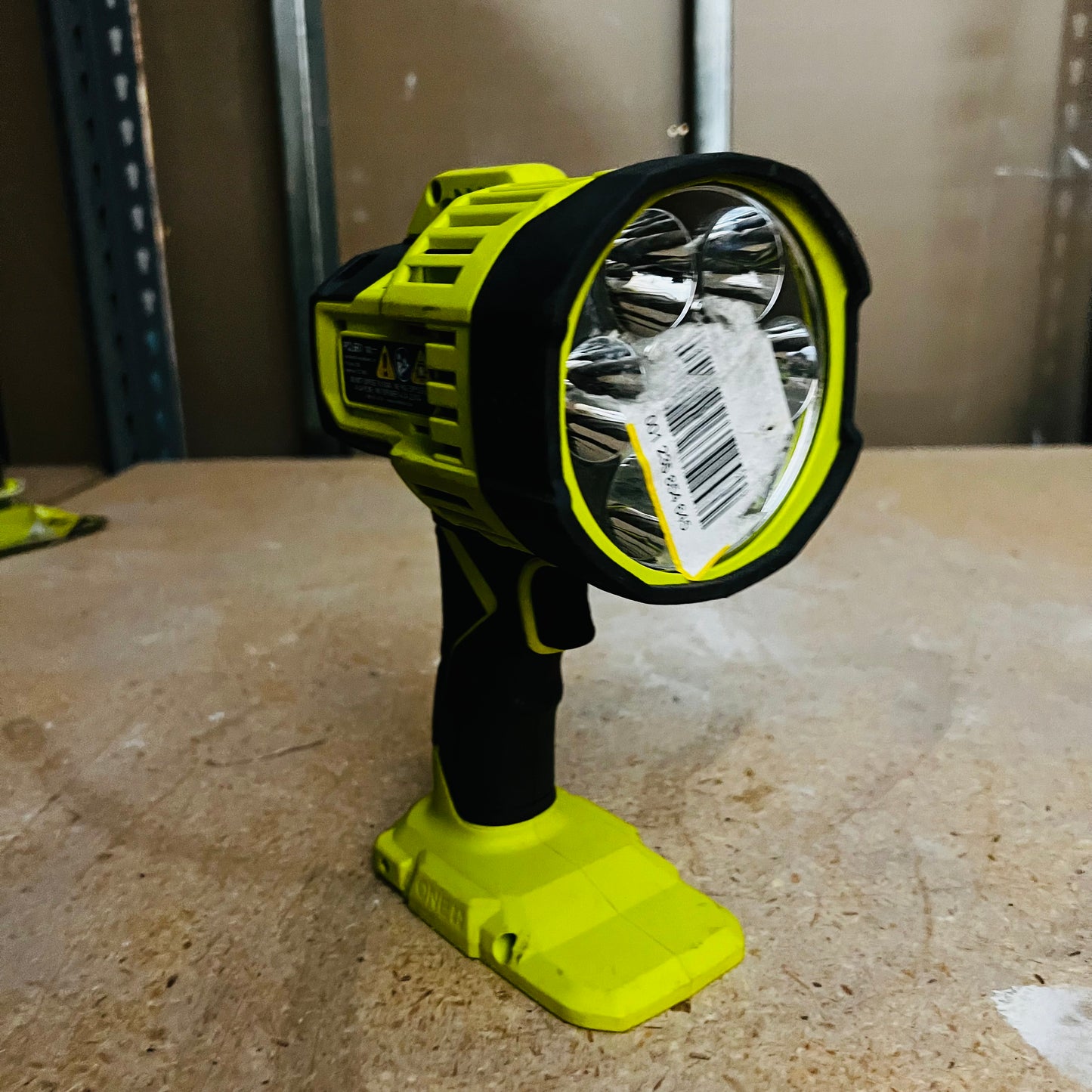 Lampra de Mano Ryobi 18V