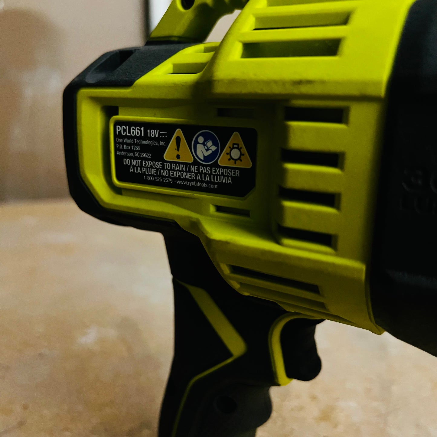 Lampra de Mano Ryobi 18V