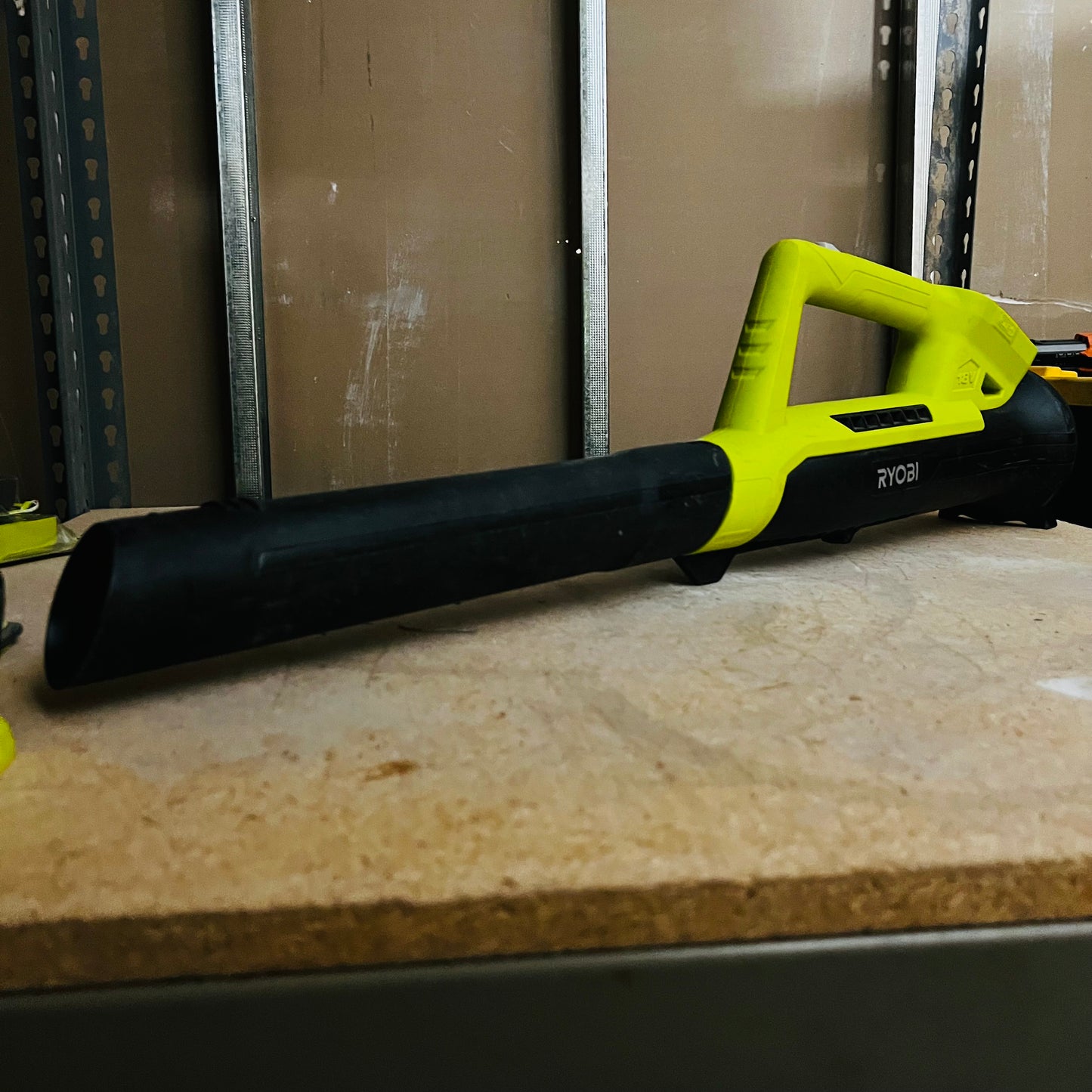 Sopladora Ryobi 18V