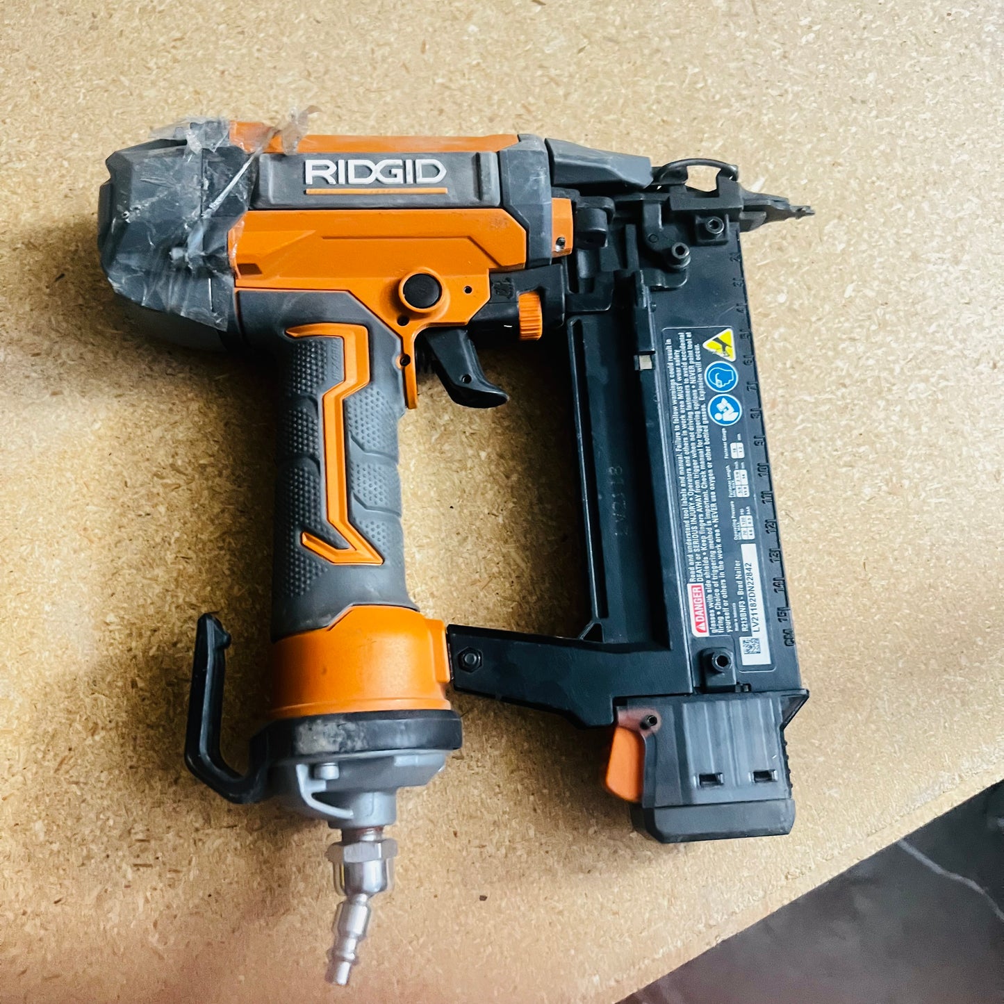 Clavadora Calibre 18 Ridgid