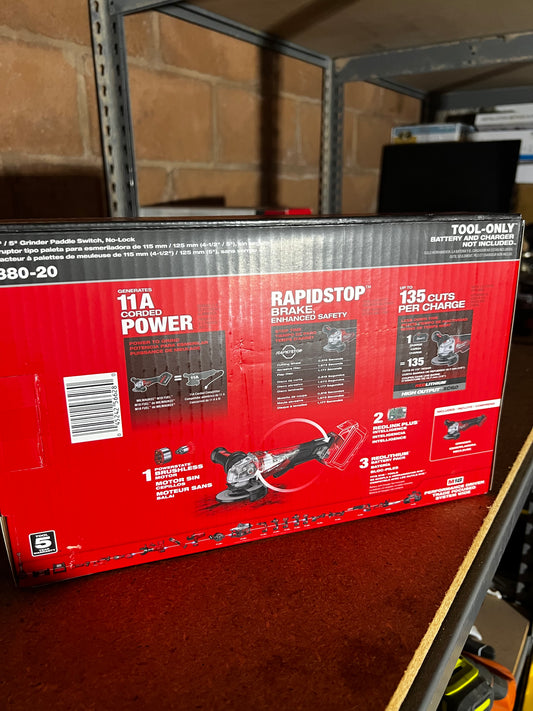 Esmeril Milwaukee M18
