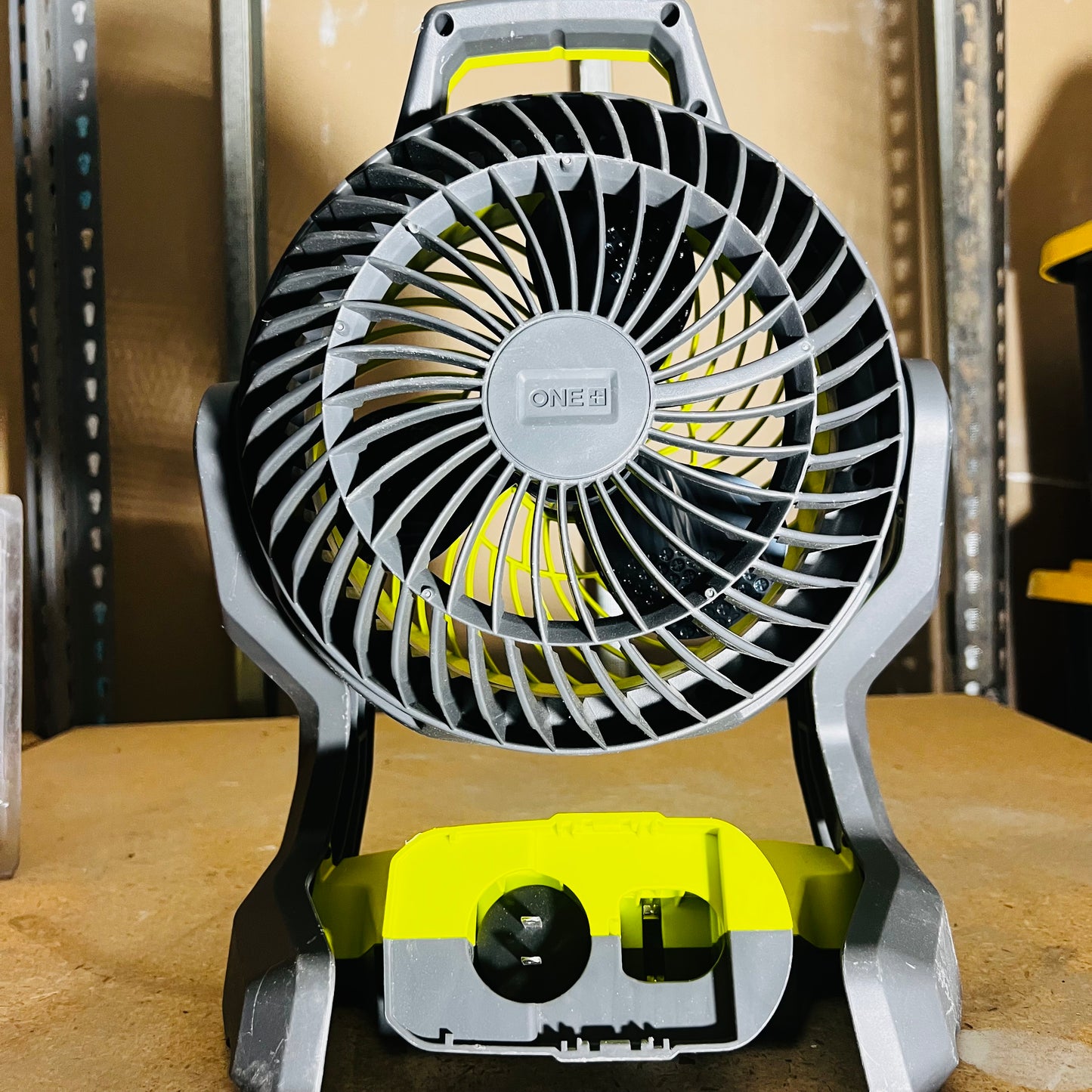 Abanico Pequeño Hibrido Ryobi 18V